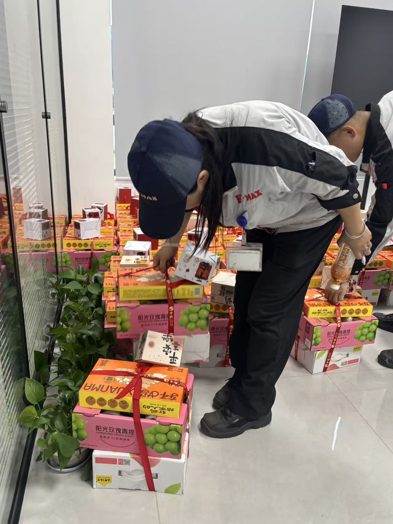 月满中秋情暖丸顺，节日关怀凝聚奋进力量